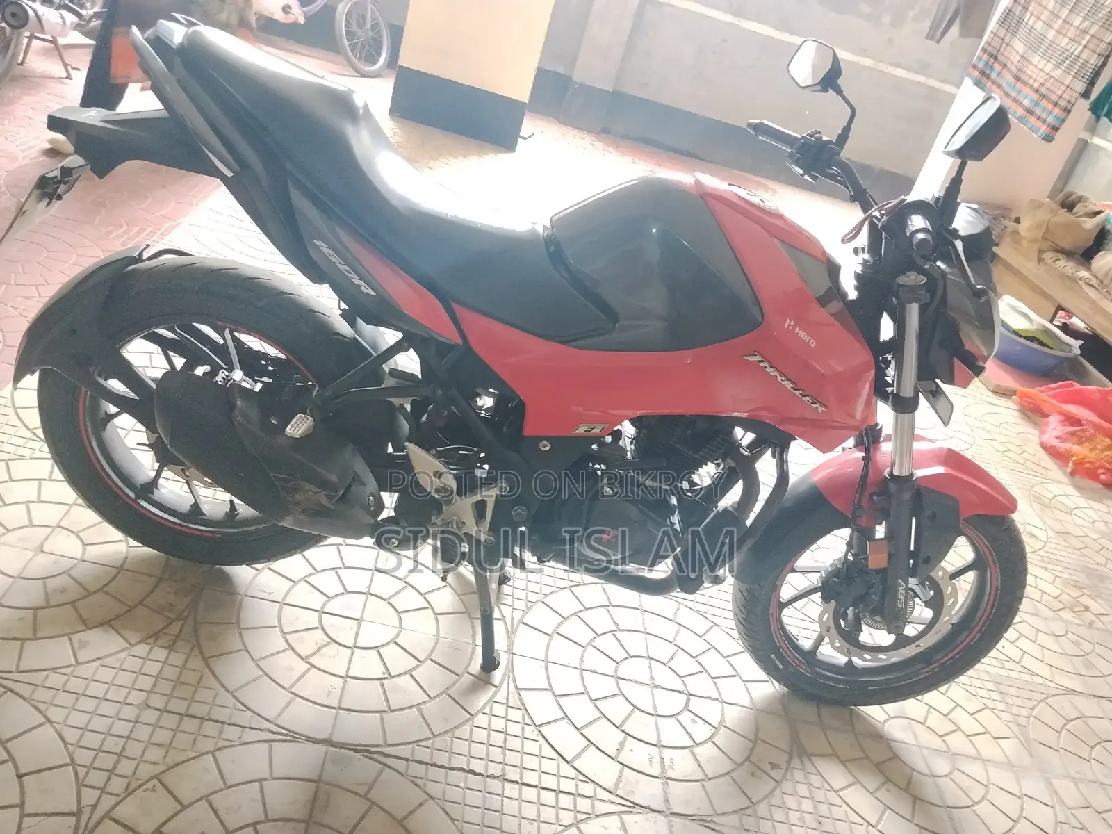 Hero Thriller 160R 2021 Red