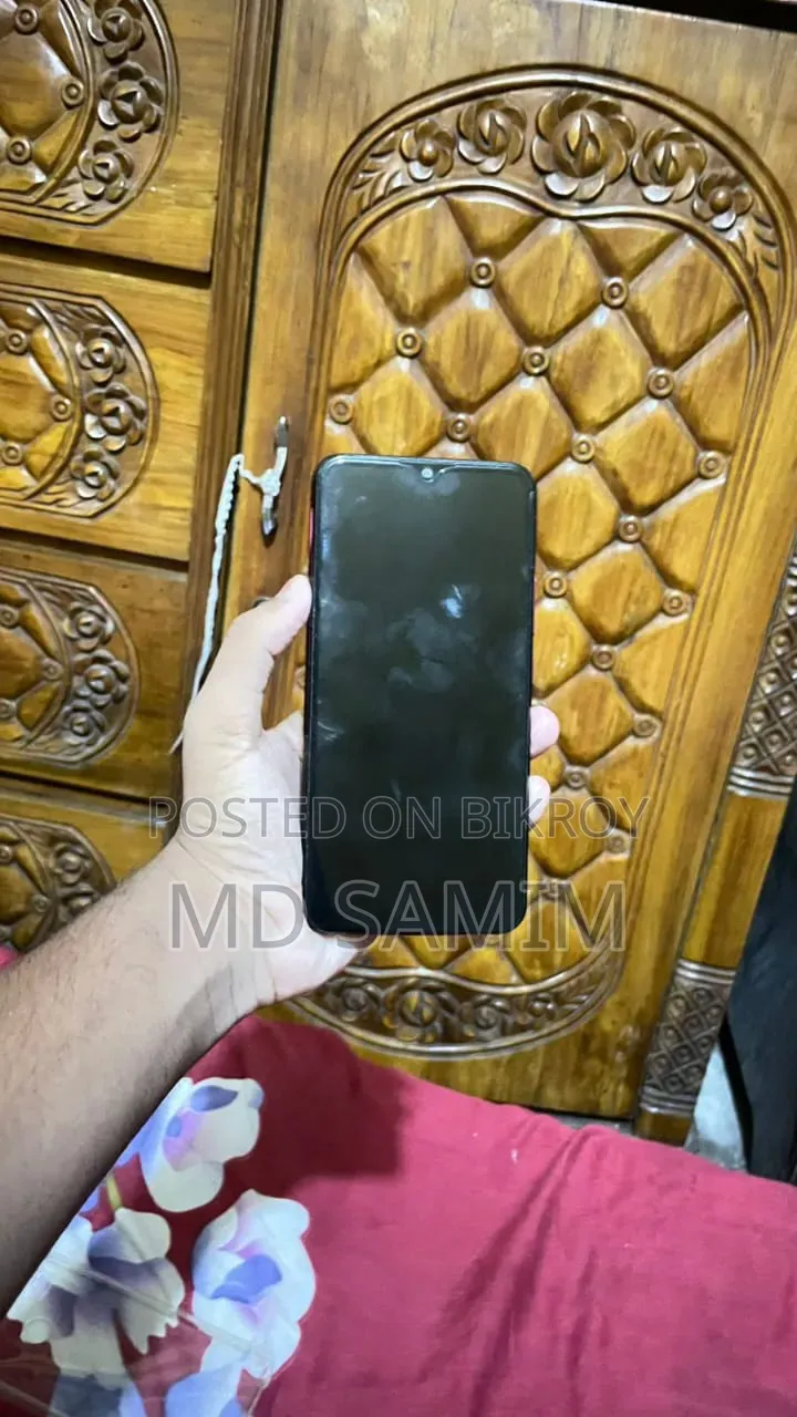 New Vivo Y11 32 GB Red