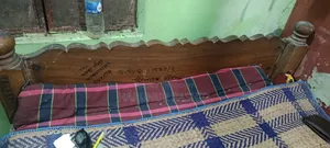 ইংলিশ খাট বিক্রি হবে