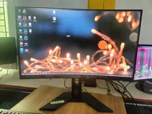 27Curved Gigabyte Monitor G27qcA