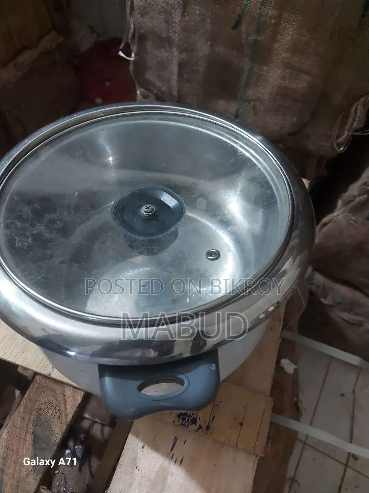 1.8 Liter Cooker with a Steel Pot