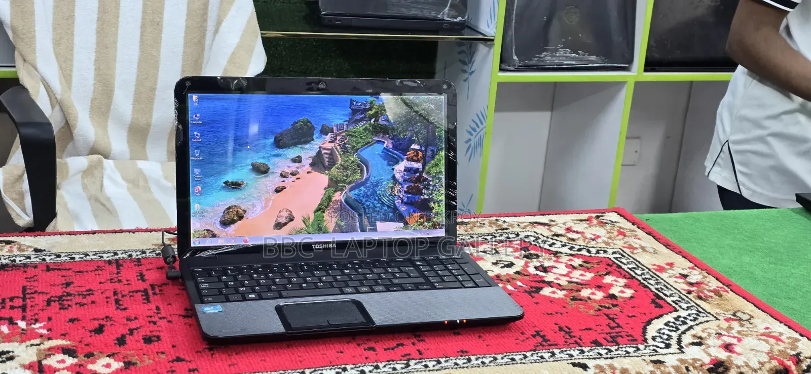 Laptop Toshiba Satellite C855 4GB Intel Core i5 HDD 500GB