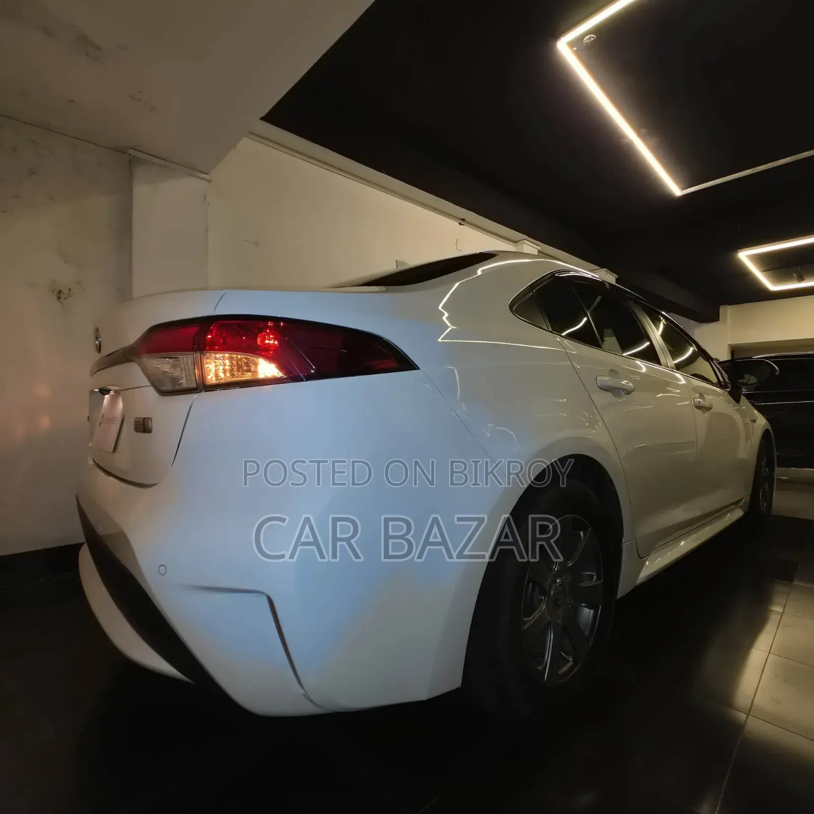 Toyota Corolla Touring G-X 2020 White