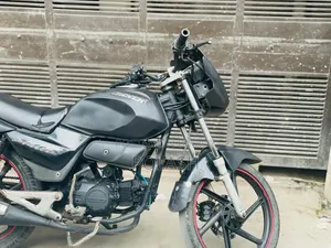 Runner Bullet 100 2017 Black