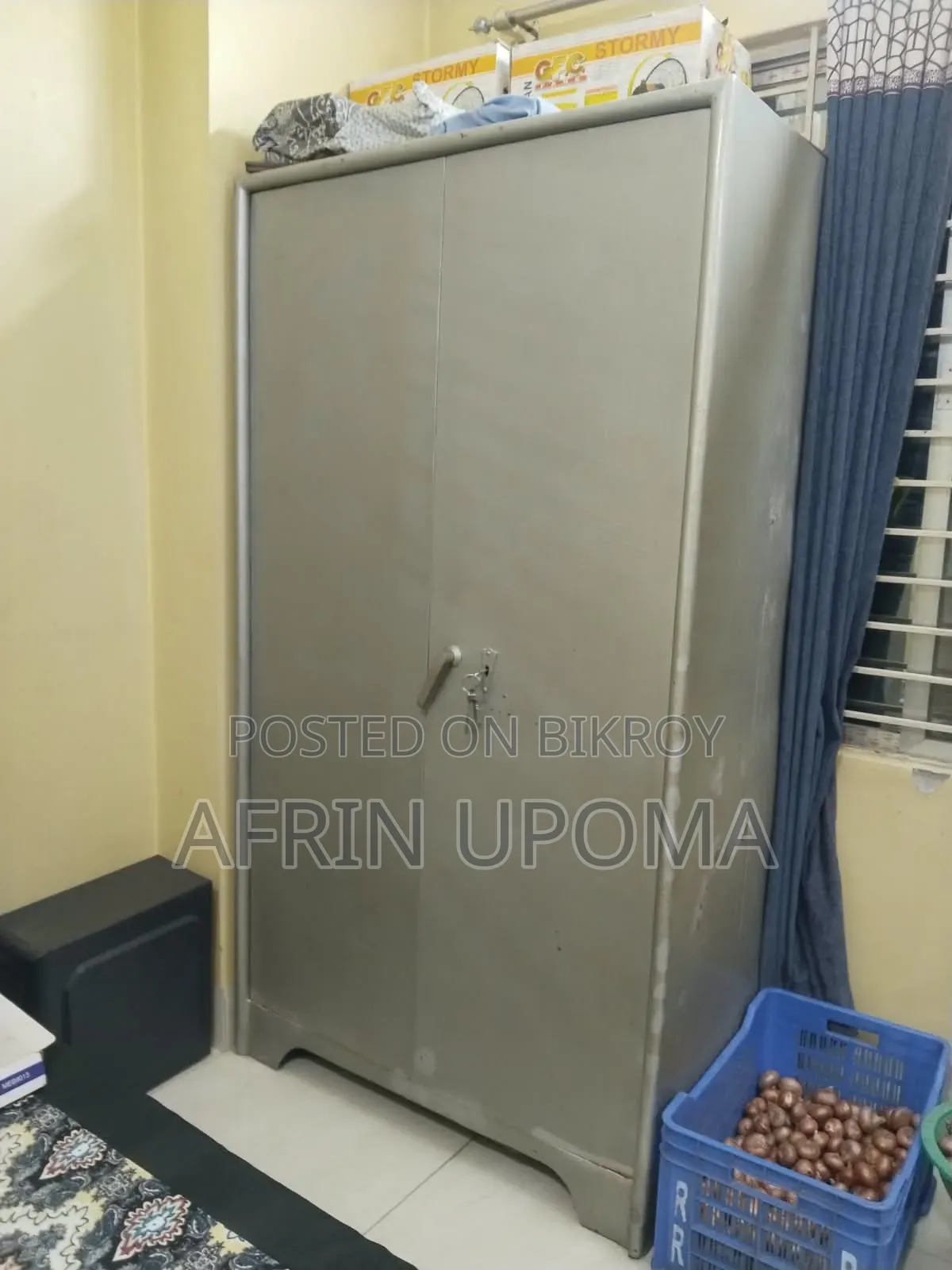 ভারী ও মজবুত স্টিলের আলমারি বিক্রয়
