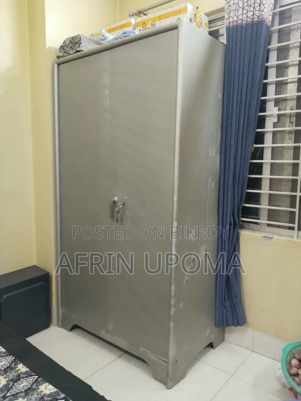 ভারী ও মজবুত স্টিলের আলমারি বিক্রয়
