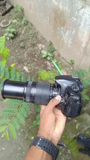 Canon 60d With EF-S Lens Full Fresh
