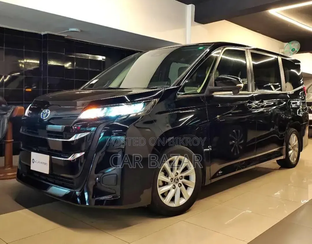 Toyota Noah 2022 Black
