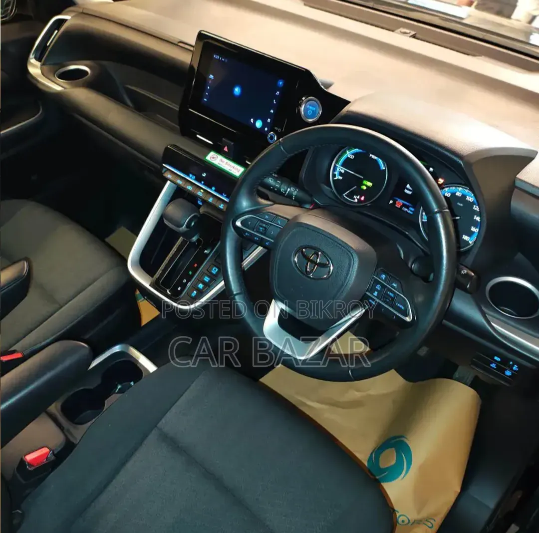 Toyota Noah 2022 Black