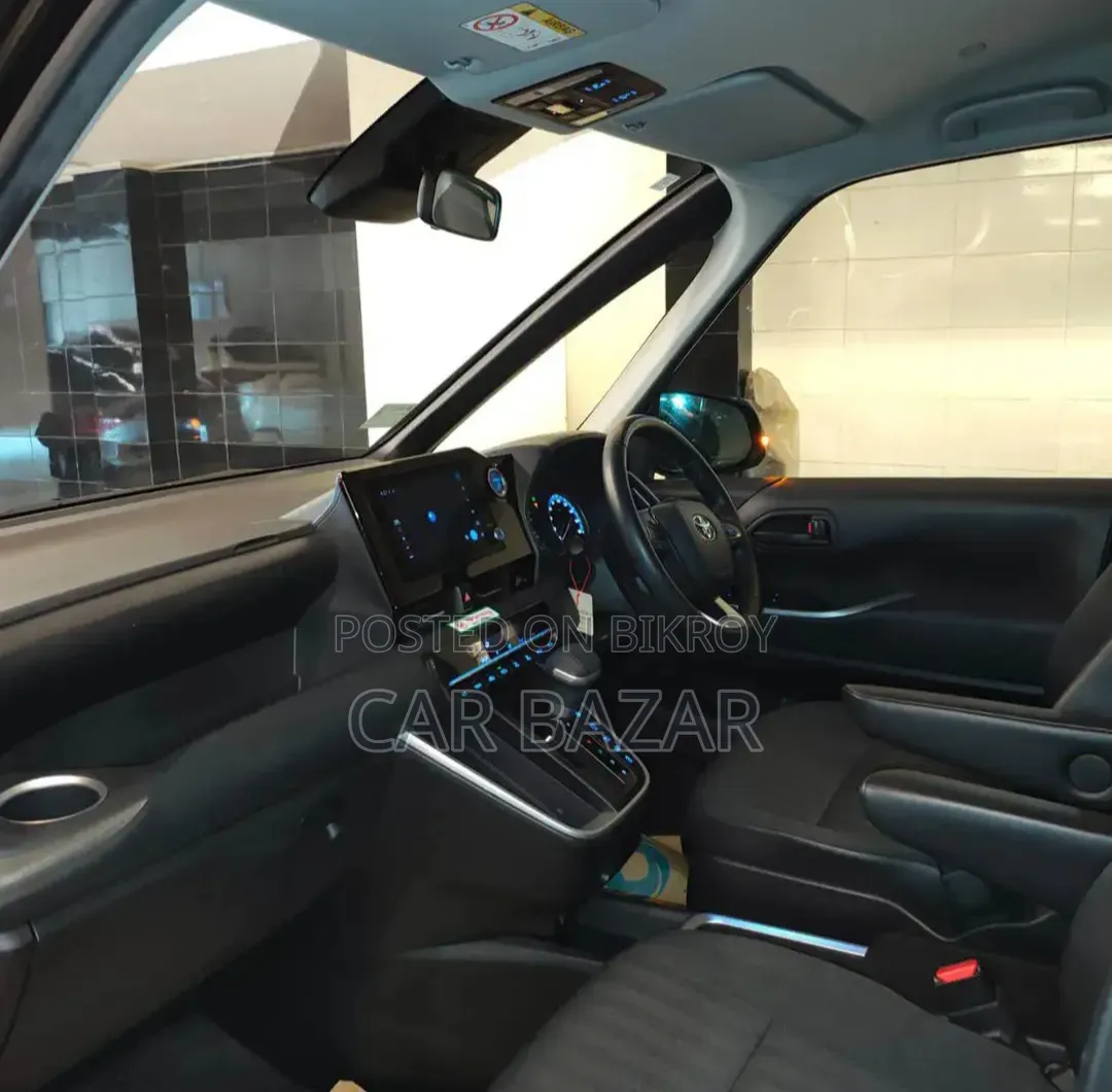 Toyota Noah 2022 Black