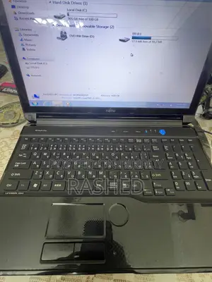 Laptop Fujitsu Lifebook AH550 4GB Intel Core i3 HDD 1T