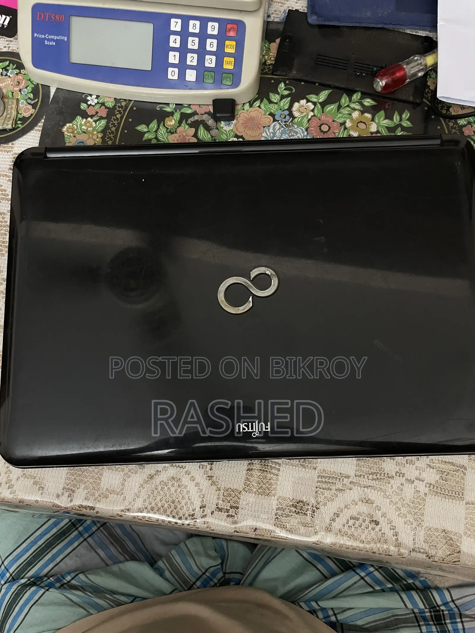 Laptop Fujitsu Lifebook AH550 4GB Intel Core i3 HDD 1T