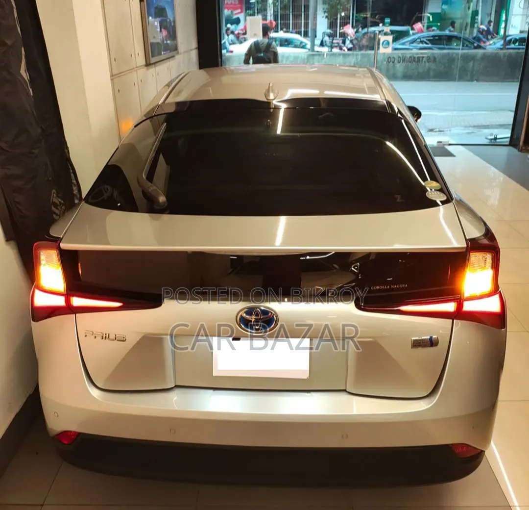 Toyota Prius L FWD 2020 Silver