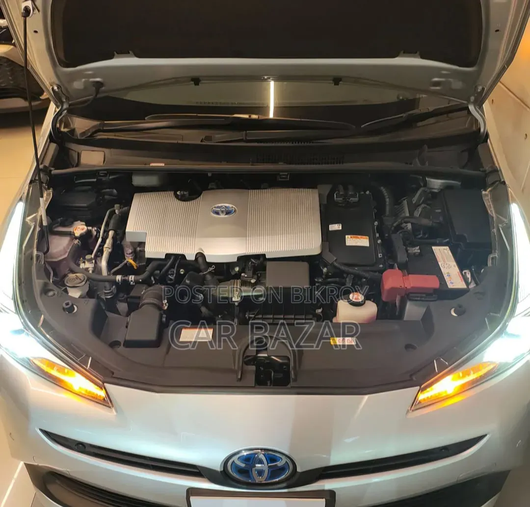 Toyota Prius L FWD 2020 Silver