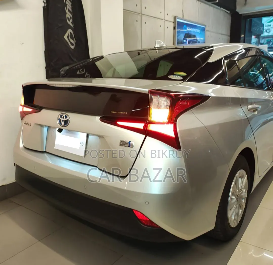 Toyota Prius L FWD 2020 Silver