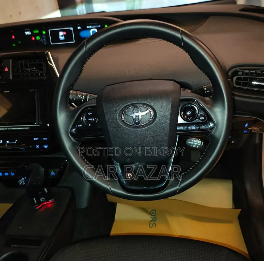 Toyota Prius L FWD 2020 Silver