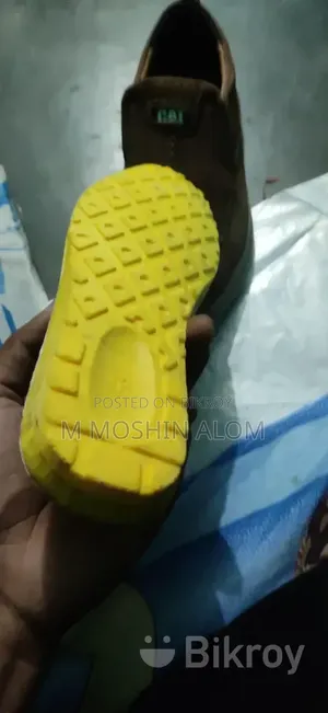 নতুন জুতা ব্যাবহার করা হয়নি