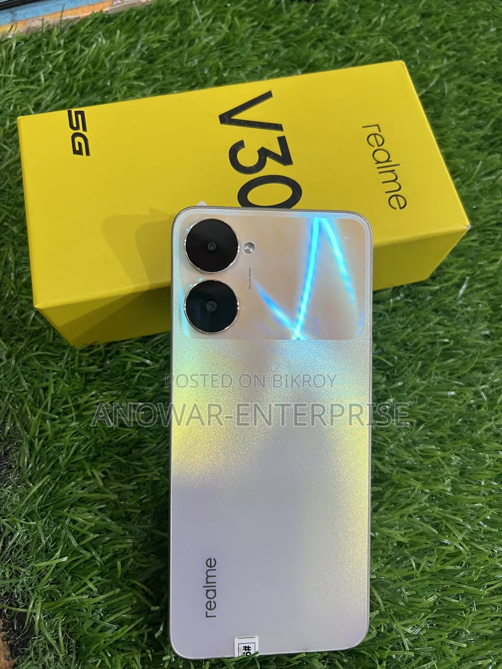 Realme V30 128 GB Gold