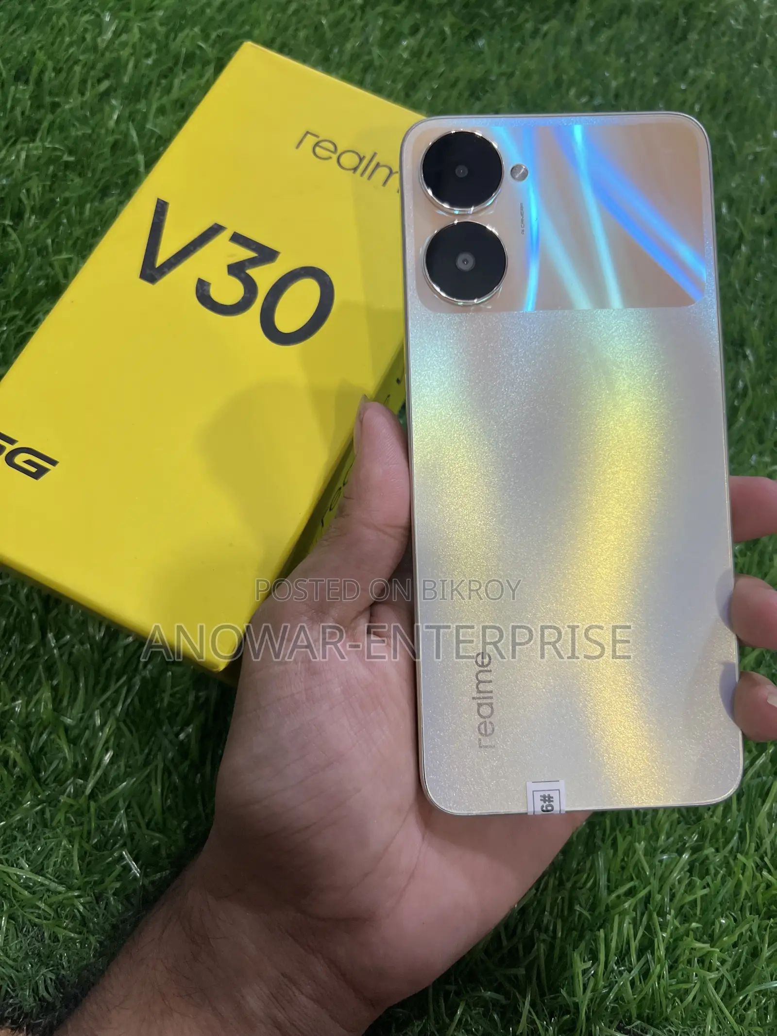 Realme V30 128 GB Gold