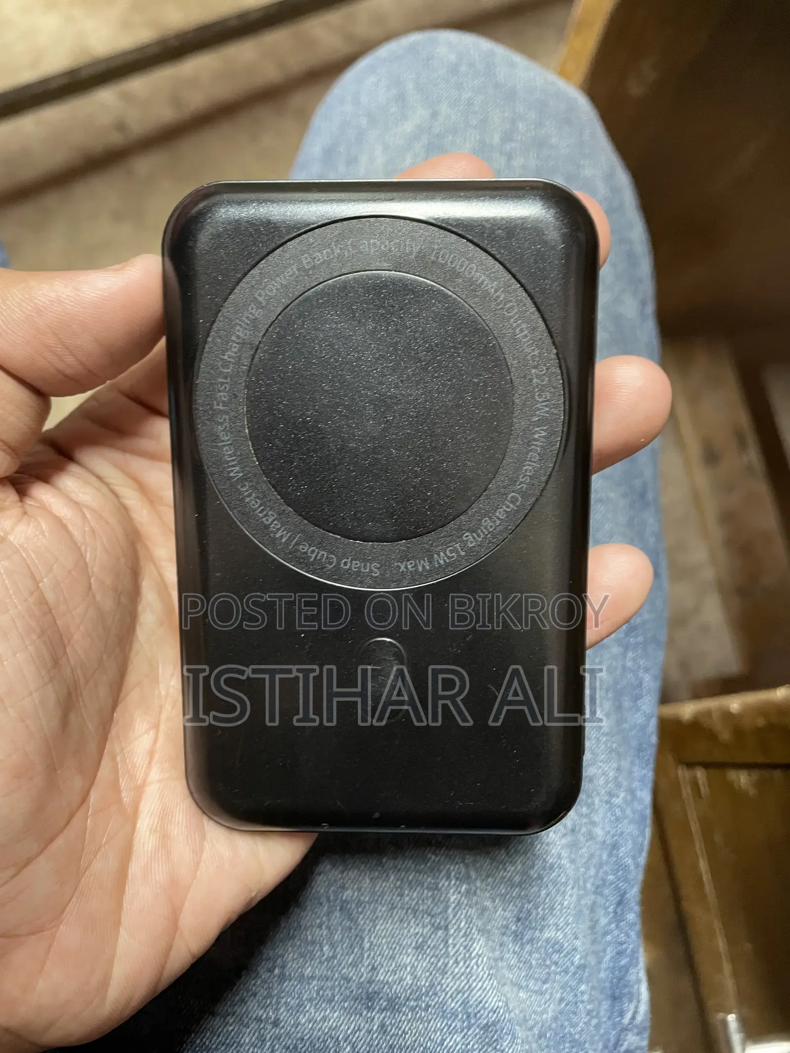 10,000 maH Output-22.5 Wireless Power Bank