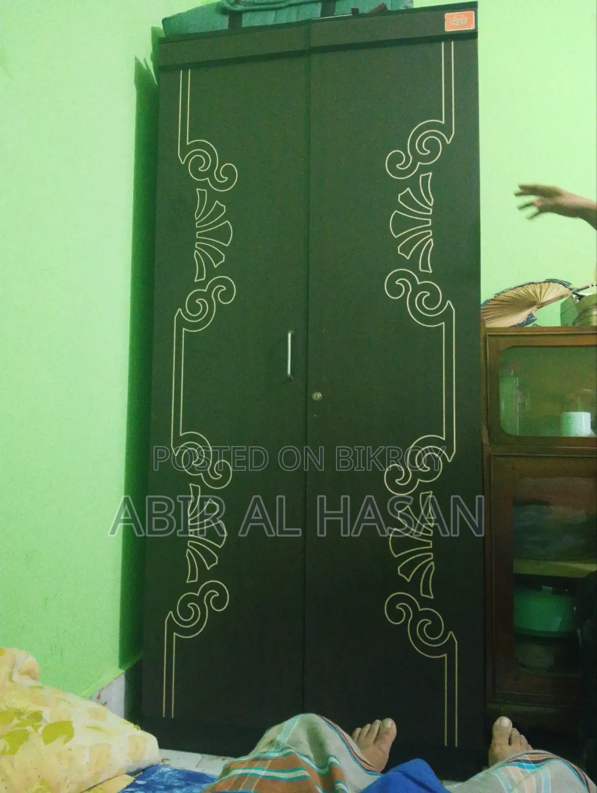 একটি আলমারি বিক্রি করা হবে। রিগাল বোর্ড।  । দনাম্নার