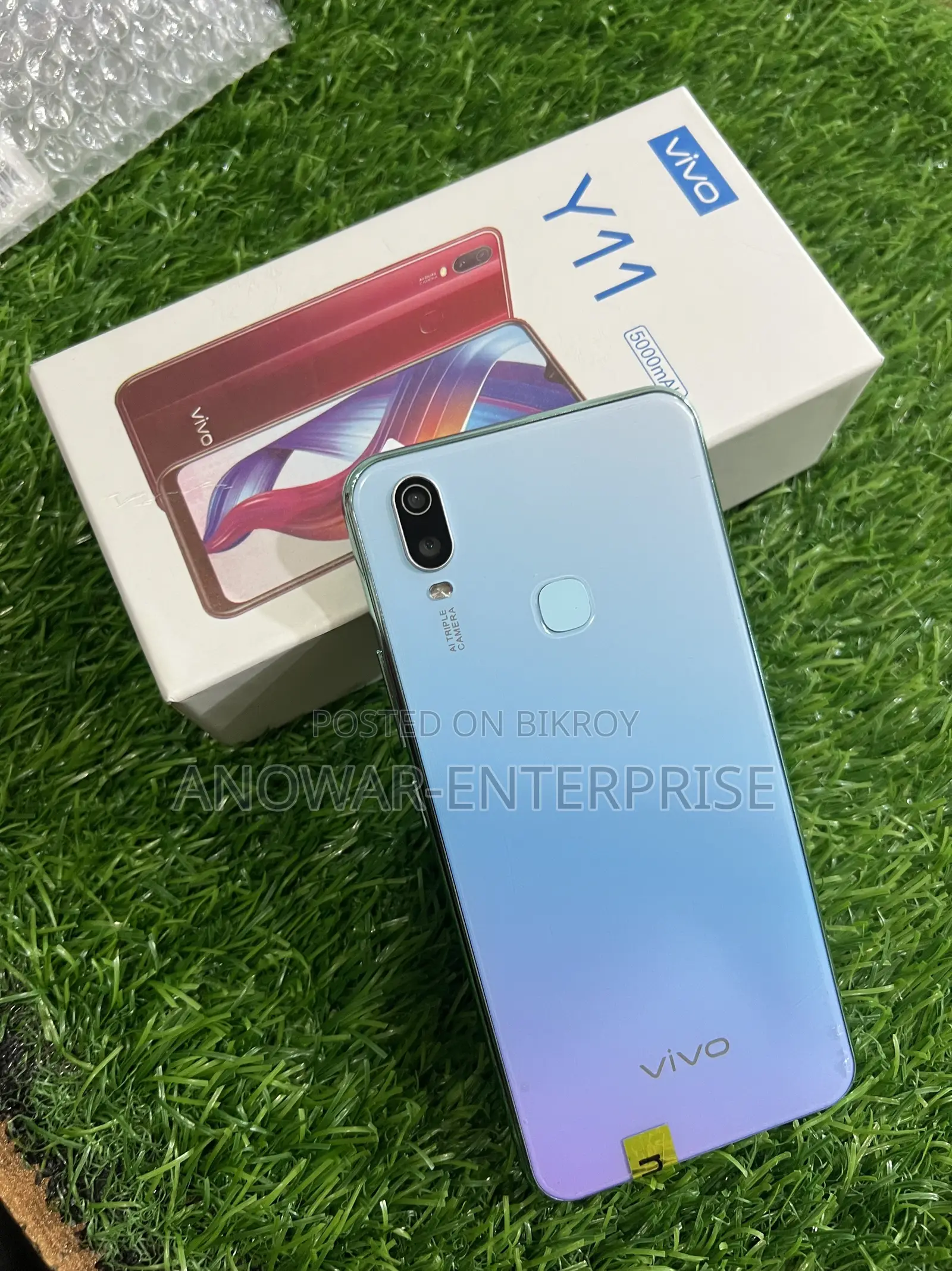 Vivo Y11 32 GB Silver