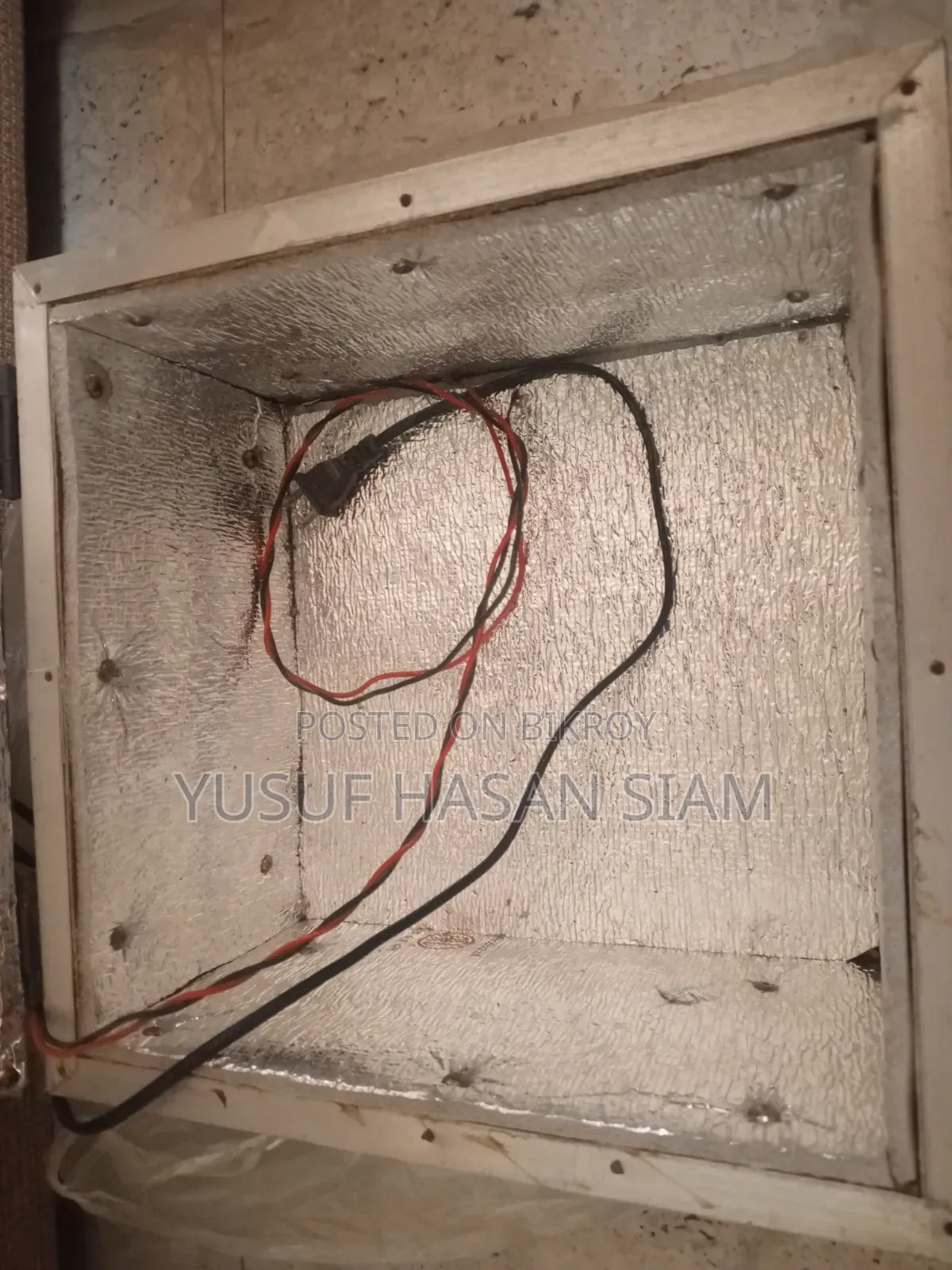 কাঠের ইনকিউবেটর