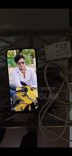 ফোন সেল ৬৪ জিবি সাদা