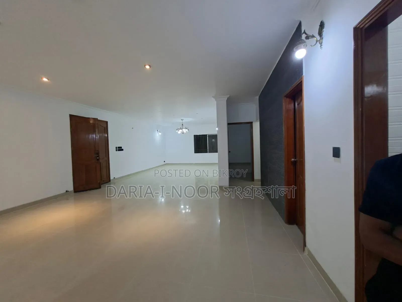 4bdrm Apartment in December 3, Gulshan for sale