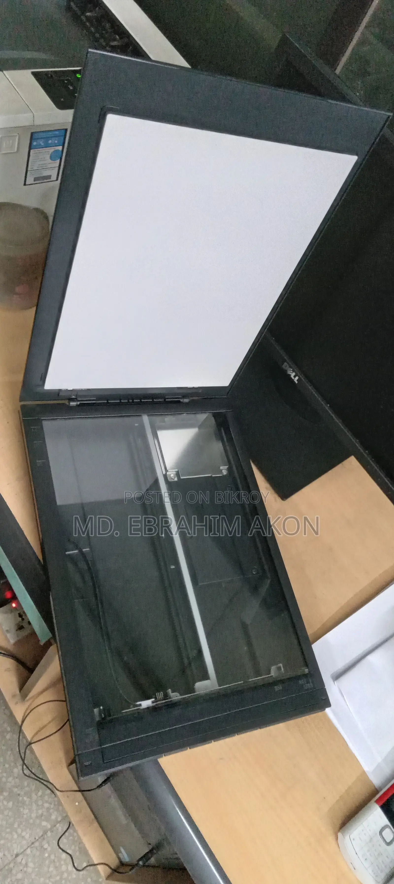 ভালো মানের একটি ক্যানন এর স্ক্যানার বিক্রি হবে।