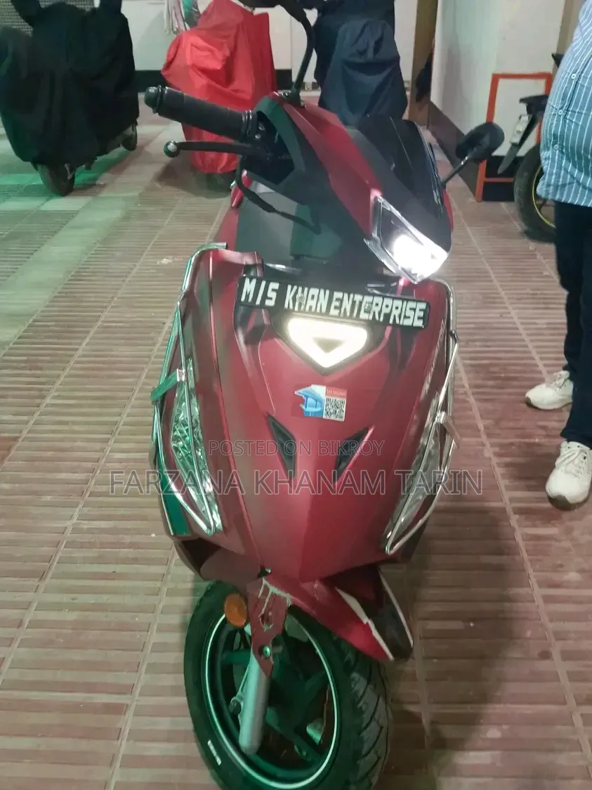 Hero 2025 Red