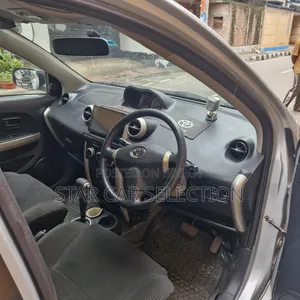 Toyota IST 2007 Silver