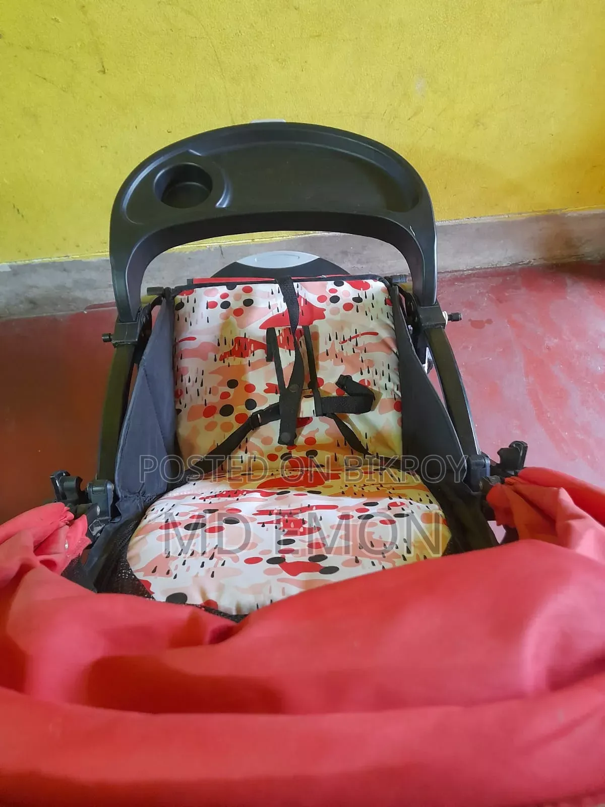 বেবি স্ট্রোলার