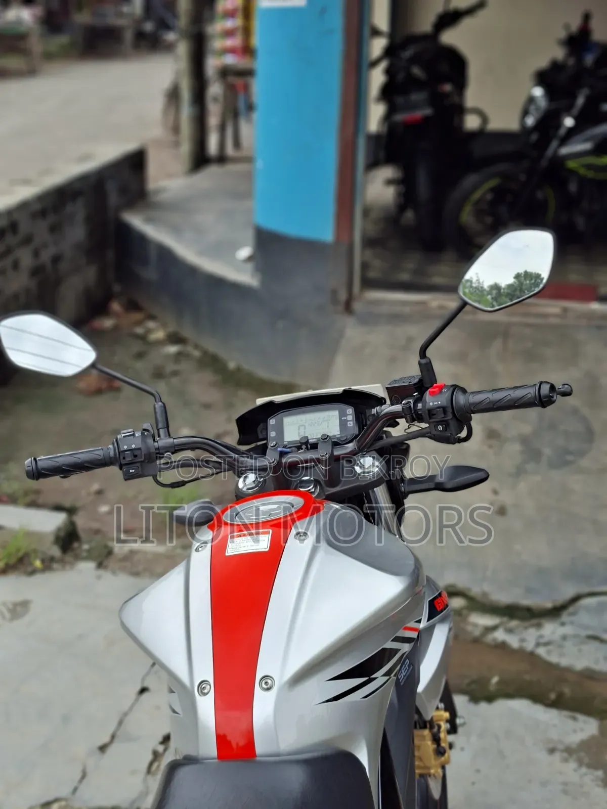 Suzuki Gixxer 2026 Orange