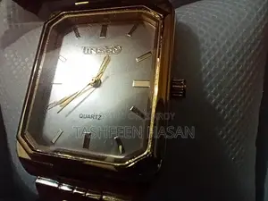 Rarely Used New Gold Quartz Watch (Imported From Dubai)