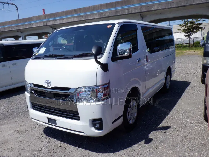 Toyota HiAce 2022