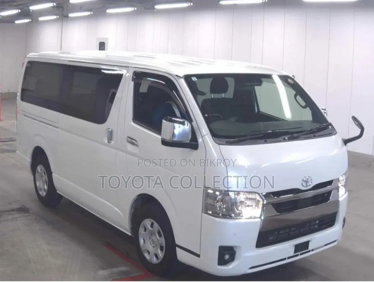 Toyota HiAce 2022