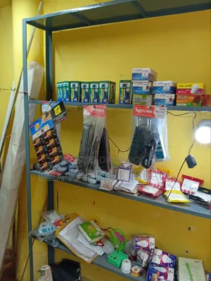 ইলেকট্রিক দোকানের তাক এবং ক্যাশ কাউন্টার বিক্রি