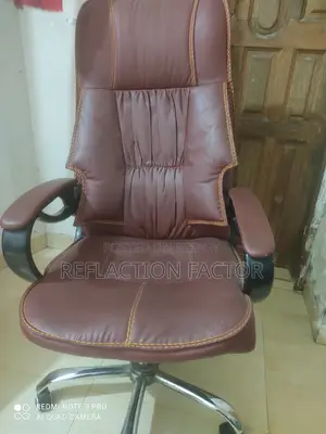 একটি চেয়ার বিক্রি হবে(Chair for Sell)