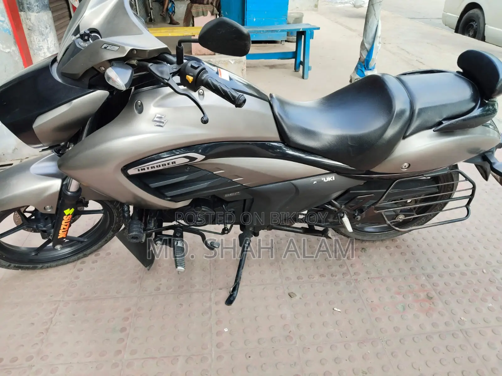 Suzuki Intruder 2022 Gray