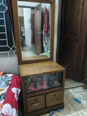 ডেসিন টেবিল  এবং  কম্পিউটার টেবিল বিক্রি হবে