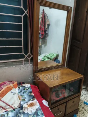ডেসিন টেবিল  এবং  কম্পিউটার টেবিল বিক্রি হবে