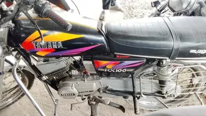 Yamaha 2000 Black