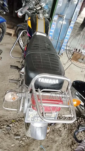 ইয়ামাহা ২০০০ কালো