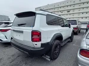 Toyota Land Cruiser Prado 2024 Pearl