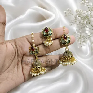 হ্যান্ডমেট চুরি, জুয়েলারি