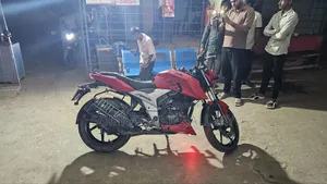 TVS Apache RTR 160 4V 2020 Red