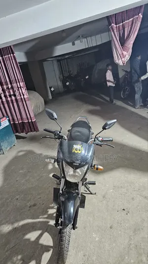 Mahindra Centuro 2017 Black