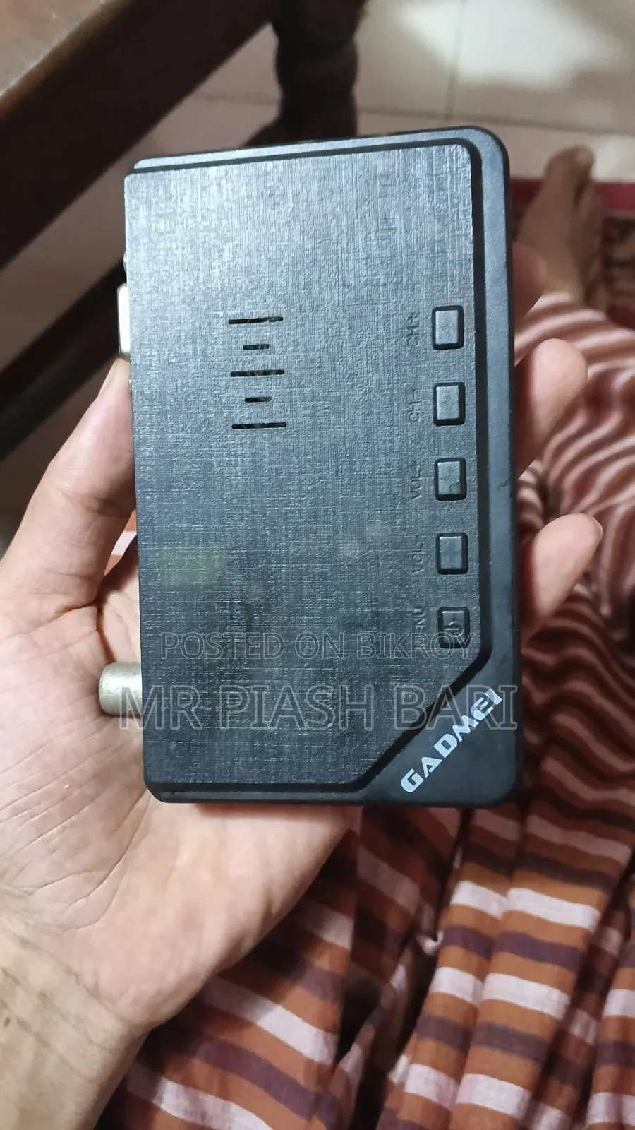 TV Box + অ্যাডাপ্টার + রিমোট +