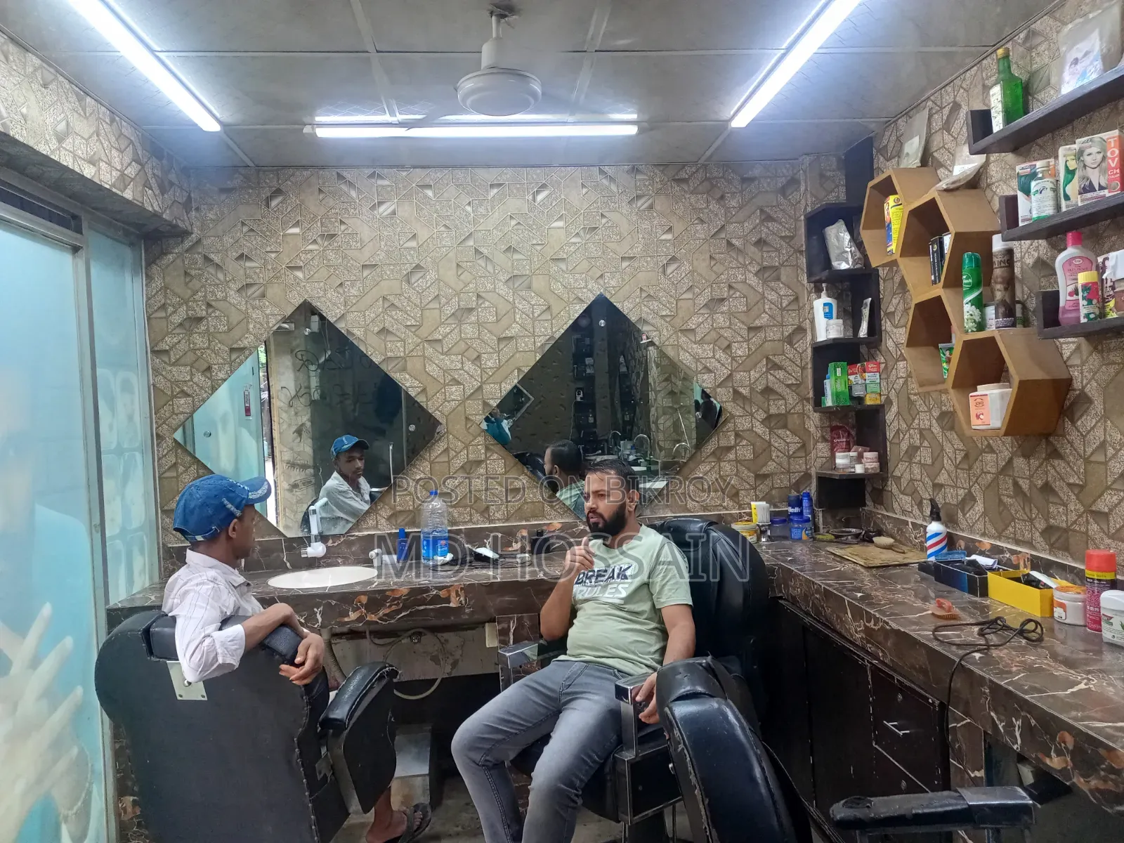 এ.সি সেলুন দোকান বিক্রি